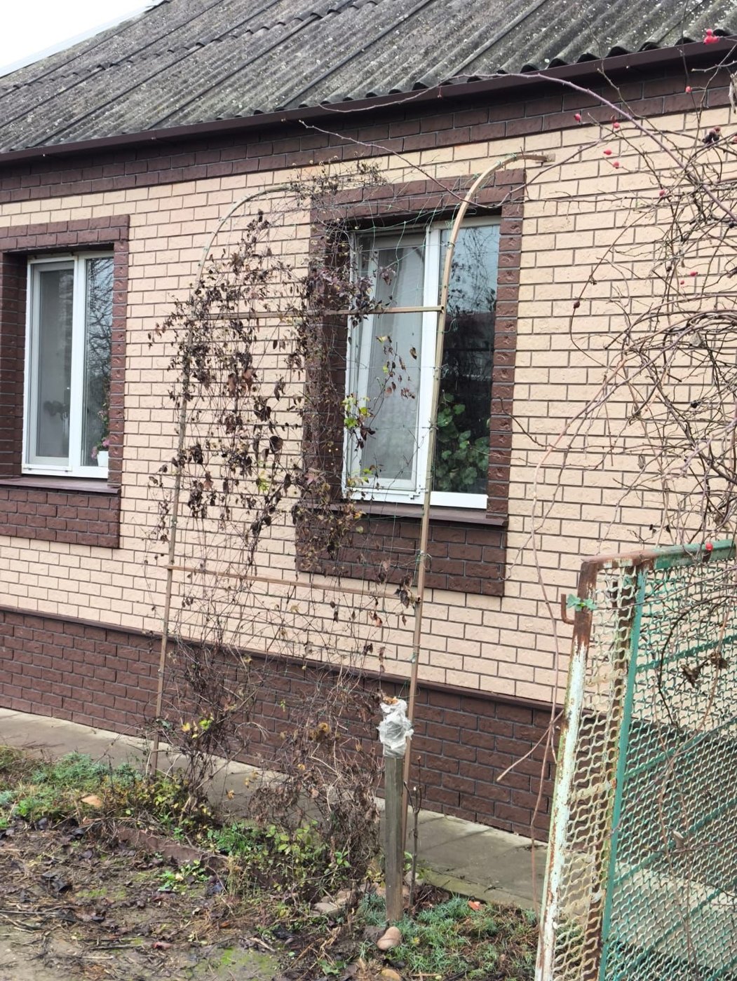 Фасадные панели под кирпич: образец, фактура или деталь облицовки.